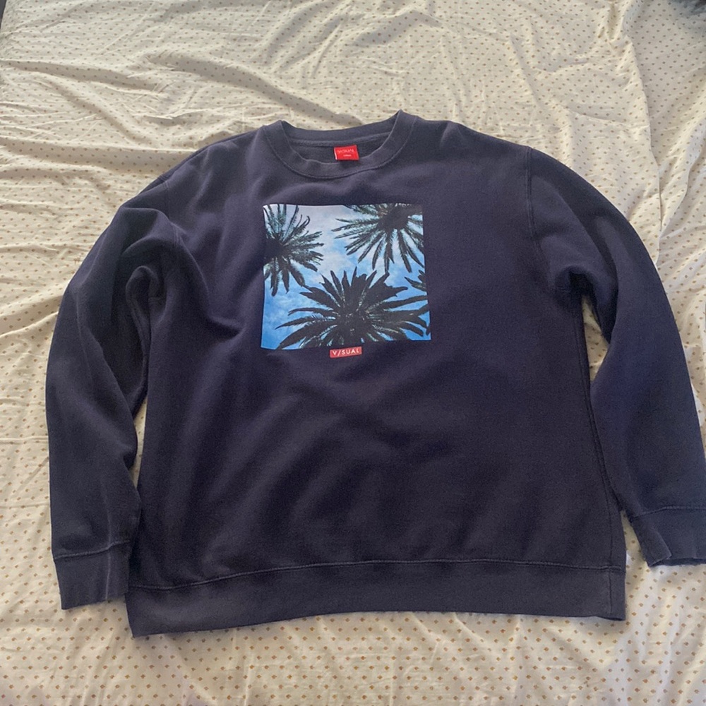 Visiual by Van Styles crew neck Large